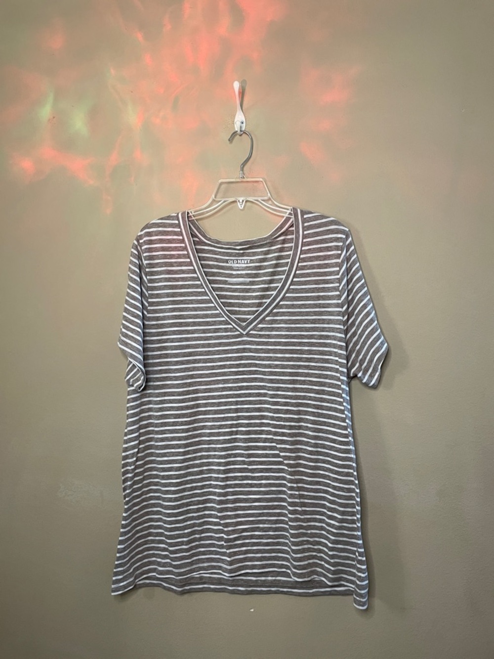 Old Navy Gray and White Striped V-Neck Tee SZ XXL